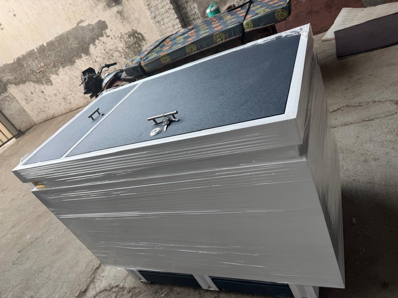 UNIVEST UVT-5371 trunk